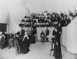 Alice Hamilton in an anatomy class