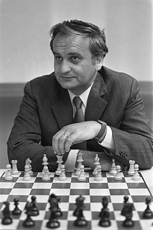 Borislav Ivkov 1972.jpg