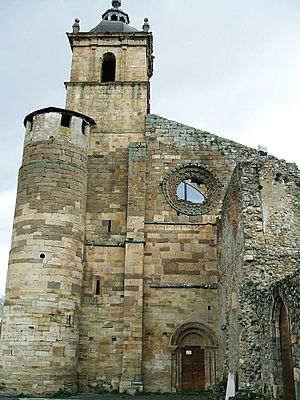 Carracedo (Le) - Monasterio de Santa Maria 05
