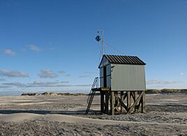 Emergency shelter for shipwreck victims