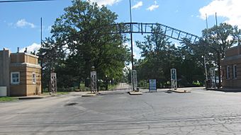 Du Quoin State Fairgrounds entrance.jpg