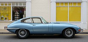 Jaguar E-Type series 1 coupé 1964.jpg