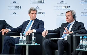 John F. Kerry und Aleksey Pushkov MSC 2018