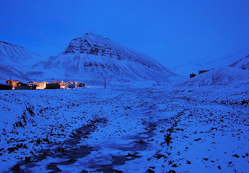Night Longyearbyen
