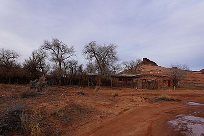 Oljato Trading Post ruins, January 2019.jpg