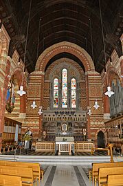 St Andrew's Church, Surbiton, Nave