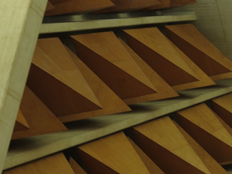 Tetrahedral acoustic baffles, Nave