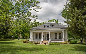 Bidault House Colleyvile (1 of 1)