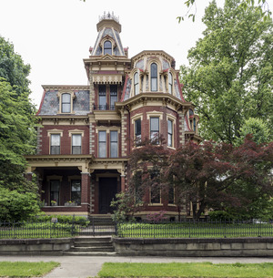 Historic home at 904 Juliana Street in the Julia-Ann Historic District of Parkersburg, West Virginia LCCN2015632166