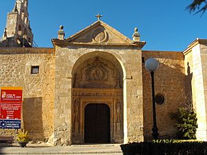 The main facade of the church of Fresnillo de las Dueñas