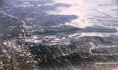 NY Long Island Freeport-Merrick and East Bay IMG 1953