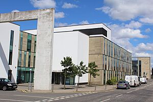 Offices of East Renfrewshire Council, Main Street, Barrhead (geograph 4088792)