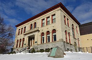 Shrewsbury Public Library - Shrewsbury, MA - DSC03917
