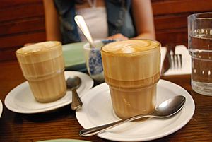 Soymilk caffe latte art2 flickr user avlxyz