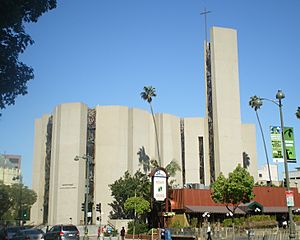 St. Basil Catholic Church (Los Angeles, California).JPG
