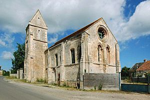 Église Notre-Dame d'Estrées-la-Campagne (Quesnay). Vue sud-est