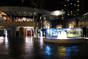 Grosvenor Place Outdoor plaza fountain view 201708