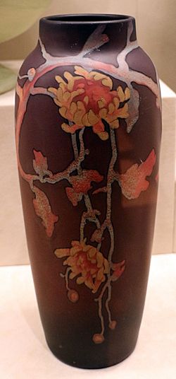 Harriet elizabeth wilcox per rookwood pottery co., vaso, 1906