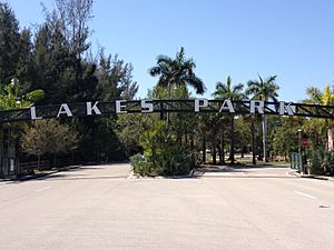 Lakes Park entrance.JPG