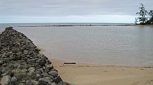 Oahu-Huiluafishpond-wallcorner