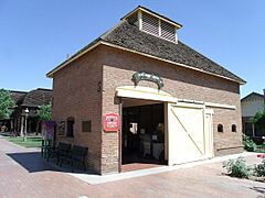 Phoenix-The Forest Burgess Carriage House-181-Phoenix Heritage Suare