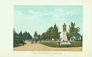 Queen Victoria Monument in Victoria Park (4416768477)