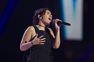 Recording artist Alessia Cara performs for the 2017 Invictus Games opening ceremonies - 170923-D-DB155-038