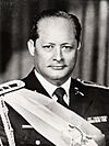Retrato oficial de Carlos Manuel Arana Osorio (photo scan) (cropped).jpg
