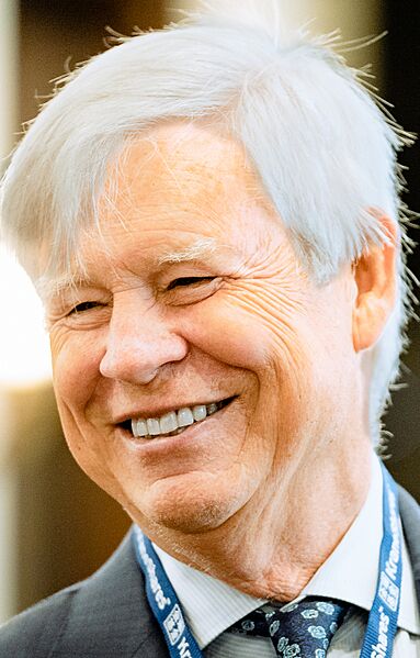 Robert Engle close-up (cropped)
