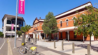South Brisbane railway station, 2017 (02).jpg