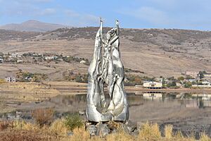 Tsovinar statue Hrazdan