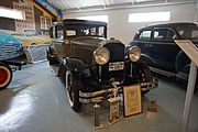 Vintage Grill & Car Museum May 2017 11 (1930 Buick)