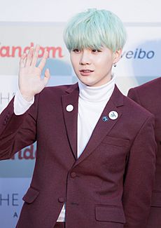 160217 Gaon Chart K-POP Awards Red Carpet BTS Suga
