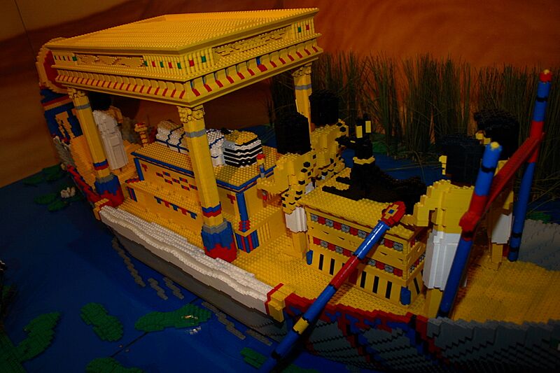 Boat on nile (506332458)