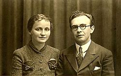 Griffiths with his wife Kate on their wedding day in 1939