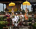 Bratan Bali Indonesia Balinese-family-after-Puja-01