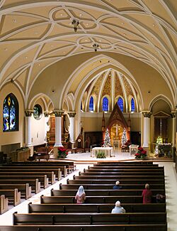 Cathedral of Mary of the Assumption (Saginaw, Michigan) - nave 1