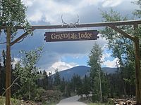 Drive entrance to Grand Lake Lodge, Grand Lake, CO IMG 5383
