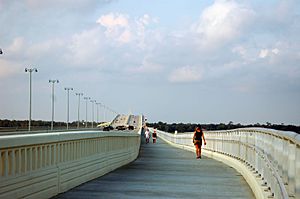 FEMA - 37537 - Biloxi Bay Bridge in Mississippi