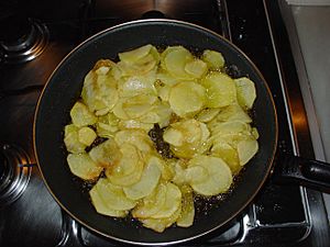 Frying potatoes