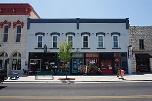 Granbury June 2018 29 (Paradise Bistro & Coffee Co., The Paisley Buffalo, and Merry Jayne's - Harris Building)