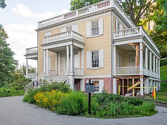 Hamilton Grange National Memorial - Entrance (48170424452).jpg