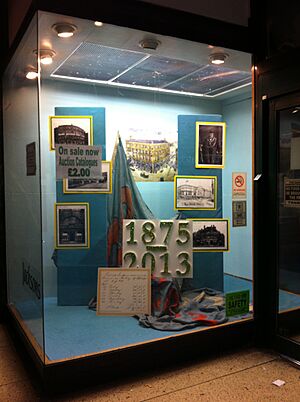 Jacksons of Reading, the last window display commemorating 1875-2013