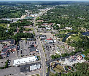 Lake Delton & Dells tourist destrict
