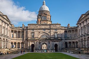 Old College, University of Edinburgh (24923171570)