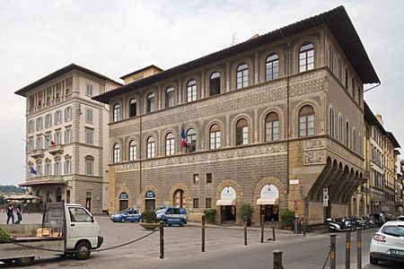 Palazzo Lenzi, Piazza Ognissanti, Florence, 1470, attr. to Brunelleschi, sgrafitti by Andrea Feltrini