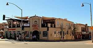 Quaint Town, relaxing time - Ruby's Diner, San Juan Capistrano, California