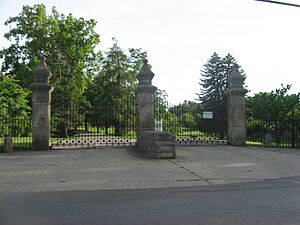 Richmond Cemetery gates
