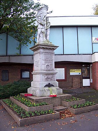 Scunthorpe War Memorial - geograph.org.uk - 272415