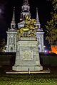 Socle de la Statue-Équestre-de-Saint-Georges et église de Saint-Georges 01